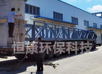 全橋式周邊傳動(dòng)刮泥機(jī)